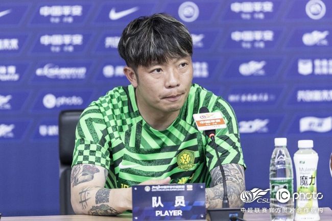首次征集制作中项目首次正式登场的木下彩音，简单明快的少女妆容和满满的胶原蛋白充满了青春活跃的气息，明亮的大眼睛里却似乎暗含着几分惊讶与迷茫